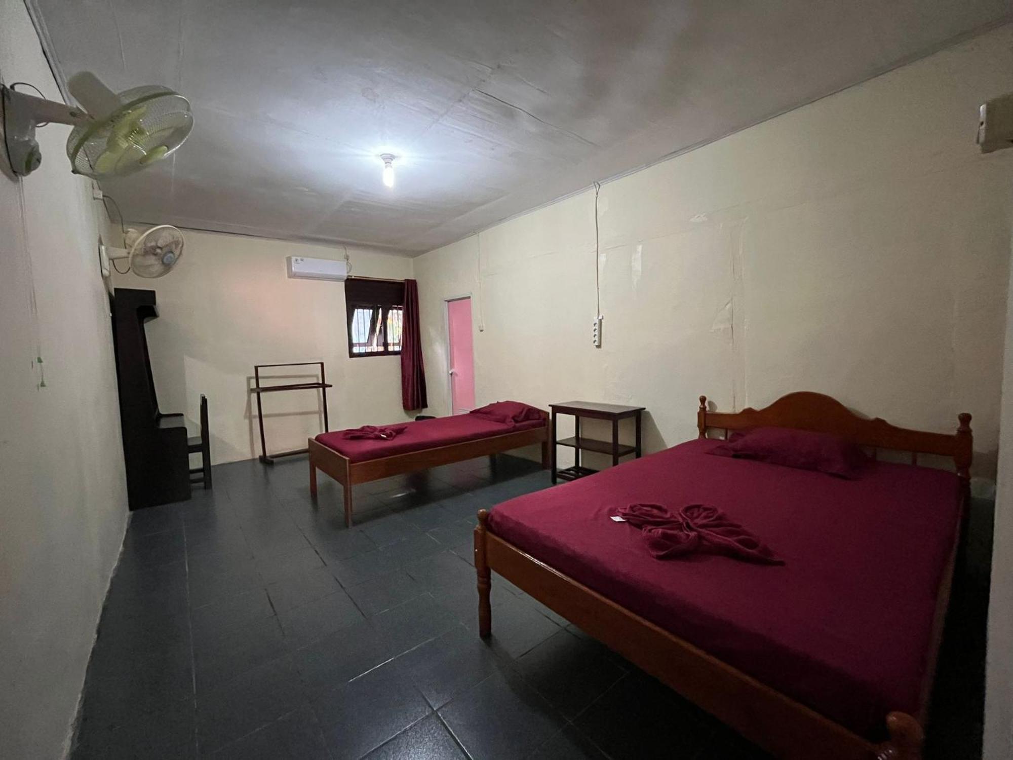 El Homestay Bunaken Extérieur photo